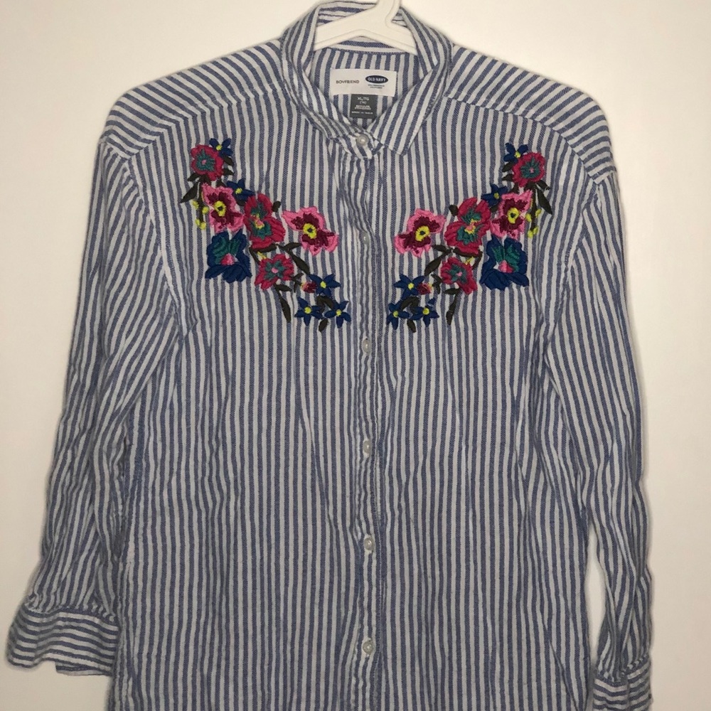 •Blue striped shirt•